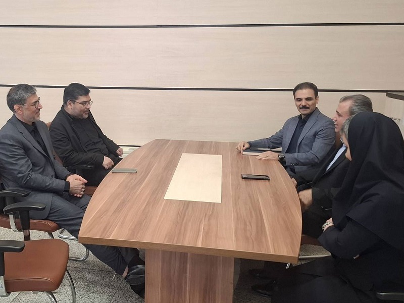 بازدید مدیرعامل بانک تجارت از واحد ارزی اسکان ، خزانه داری ارزی و شعب ولیعصر-مطهری و زرتشت ولیعصر