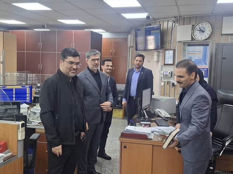 بازدید مدیرعامل بانک تجارت از واحد ارزی اسکان ، خزانه داری ارزی و شعب ولیعصر-مطهری و زرتشت ولیعصر