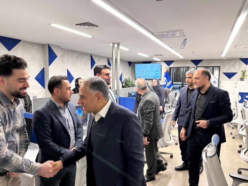 بازدید مدیرعامل بانک تجارت از مرکزارتباط مشتریان ۱۵۵۴