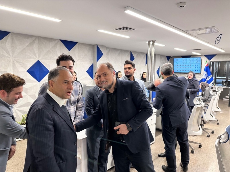 بازدید مدیرعامل بانک تجارت از مرکزارتباط مشتریان ۱۵۵۴