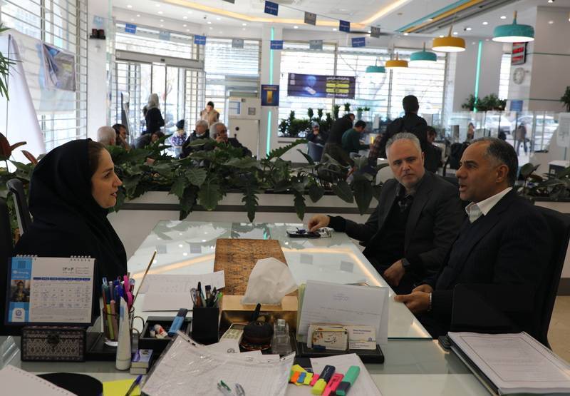 خدمت بانک تجارت به مشتریان با حداکثر کیفیت ادامه دارد