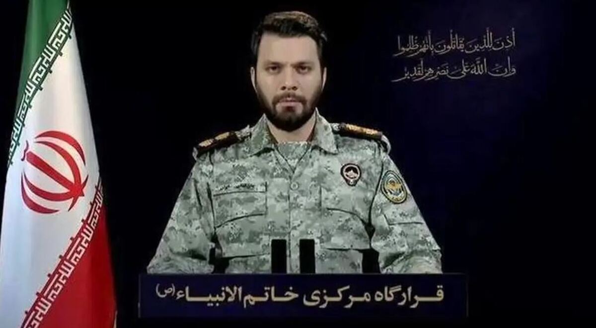 واکنش قرارگاه خاتم‌الانبیا به ادعای قرمانده سنتکام/ هیچ شناوری به تنگه هرمز وارد نشده و نمی‌شود