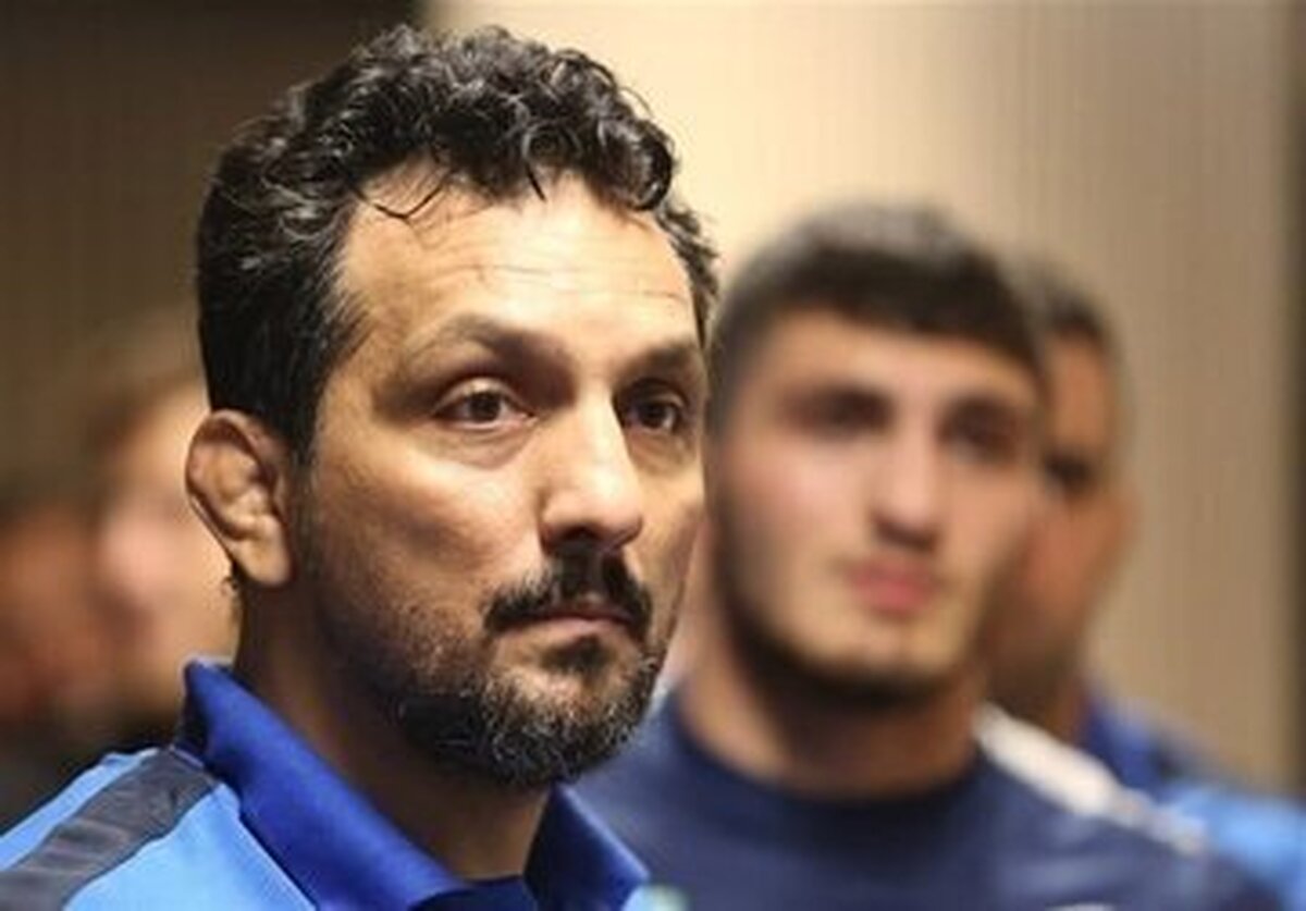 شعرخوانی سرمربی تیم‌ملی کشتی آزاد پس از قهرمانی+ فیلم