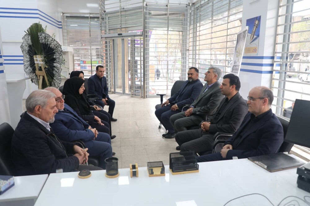 بازدید مدیر عامل موسسه اعتباری ملل از شعب و عرض تسلیت به همکار بابت شهادت همسرشان