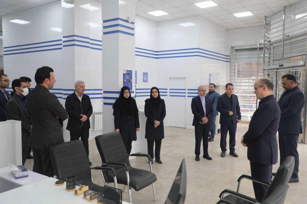 بازدید مدیر عامل موسسه اعتباری ملل از شعب و عرض تسلیت به همکار بابت شهادت همسرشان