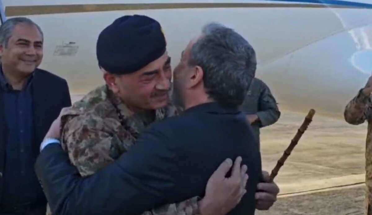 توئیت تامل‌براگیز عراقچی پس از استقبال از فرمانده ارتش پاکستان