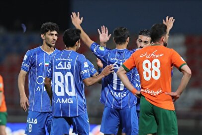 برگشت لیگ به ضرر تیم ملی است/ عزیزیان: اولویت با آماده‌سازی بازیکنان باشد