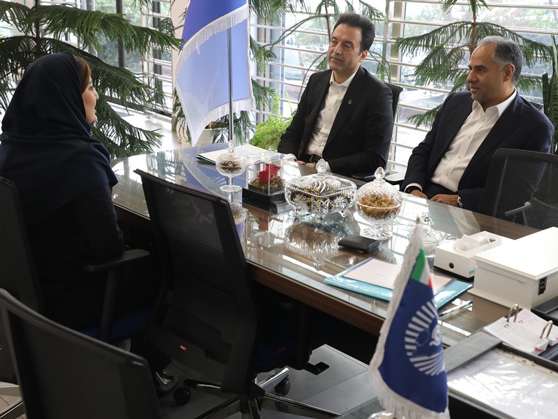 بازدید مدیرعامل بانک تجارت از شعب تهران در اولین روز‌های کاری سال ۱۴۰۵