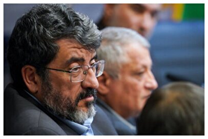 تحلیل جنجالی فواد ایزدی از مذاکره ایران و آمریکا / به اسم اصولگرایی و حضرت آقا مذاکره می‌کنیم!