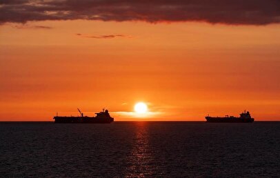 ورود ۲ نفتکش به خلیج فارس از طریق تنگه هرمز / محاصره دریایی آمریکا پایان یافت؟