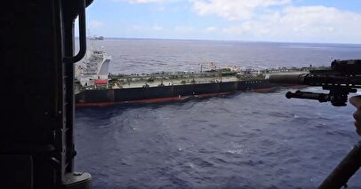 عبور ابرنفتکش این کشور از تنگه هرمز/ ایران مجوز داد