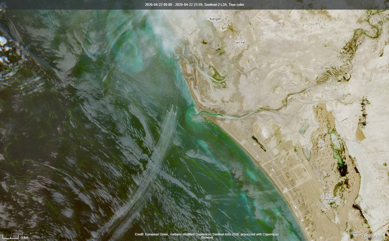 تصاویر ماهواره‌ای از قایق‌های تندرو سپاه در تنگه هرمز