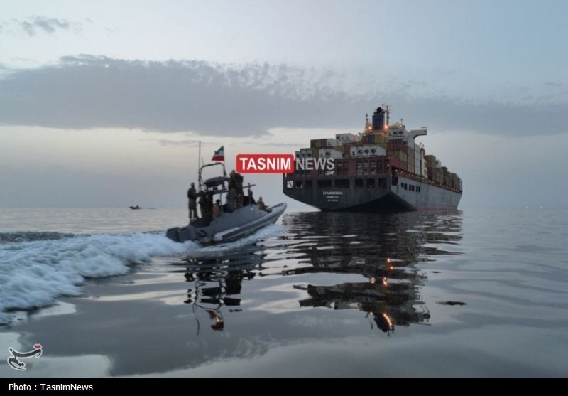 سپاه کشتی کانتینری اسراییل را در تنگه هرمز توقیف کرد + تصویر