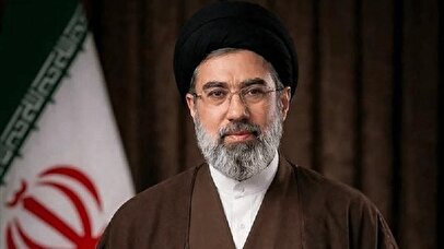 دیدارها و جلسات رهبر انقلاب؛ رد ادعای رسانه‌های غربی درباره وضعیت جسمانی
