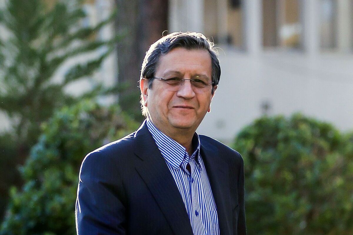 دستور مهم همتی به بانک‌ها؛ کنترل نقدینگی و حمایت همزمان از تولید