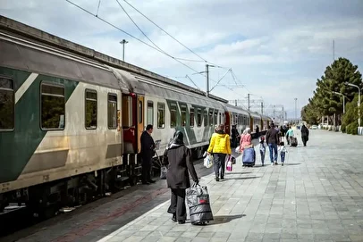خبر مهم برای مسافران ریلی / جزئیات پیش‌فروش بلیت قطارهای خردادماه اعلام شد