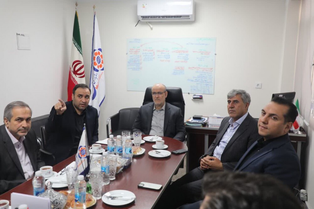 بازدید سرزده مدیر موسسه اعتباری ملل از مدیریت امور روابط عمومی