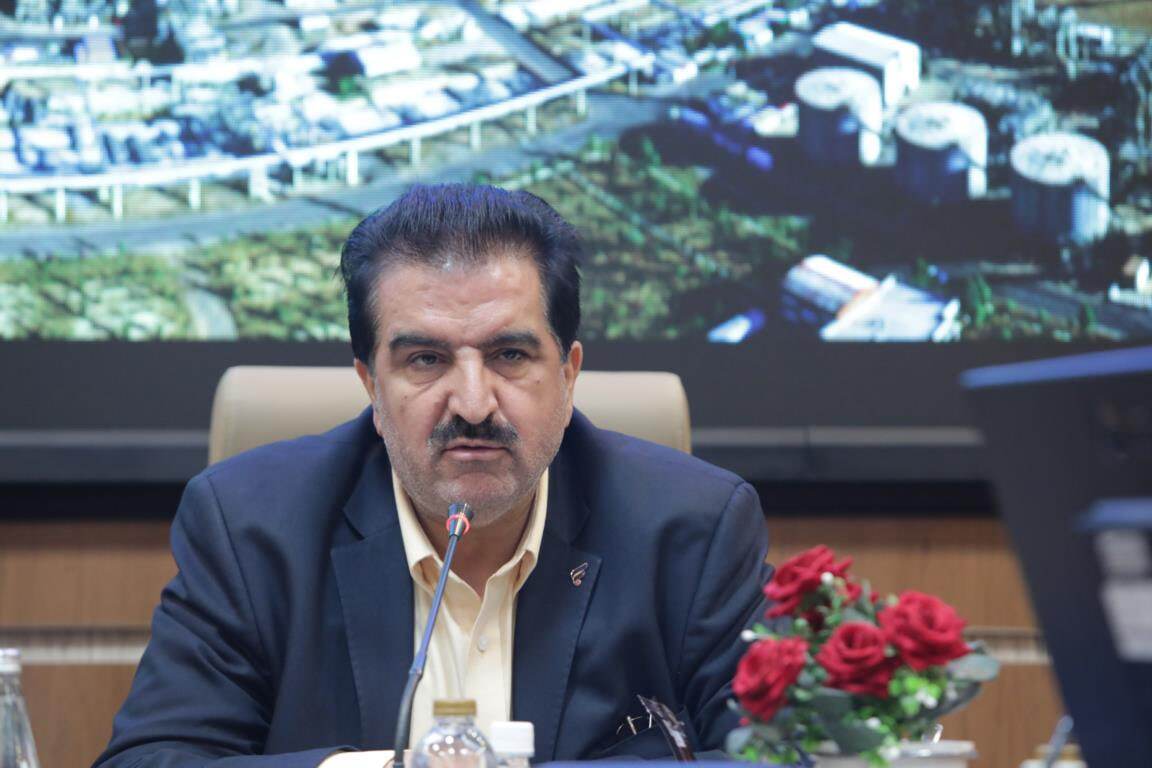 تلاش و تعهد مجموعه مدیران و کارکنان پالایشگاه نفت امام خمینی(ره) شازند در تداوم تولید در ایام جنگ رمضان، شایسته قدردانی است