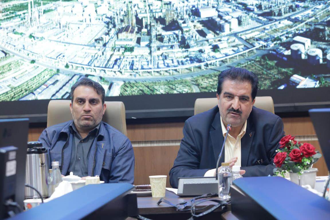تلاش و تعهد مجموعه مدیران و کارکنان پالایشگاه نفت امام خمینی(ره) شازند در تداوم تولید در ایام جنگ رمضان، شایسته قدردانی است