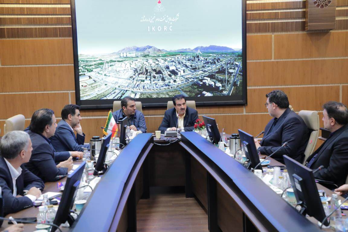 تلاش و تعهد مجموعه مدیران و کارکنان پالایشگاه نفت امام خمینی(ره) شازند در تداوم تولید در ایام جنگ رمضان، شایسته قدردانی است