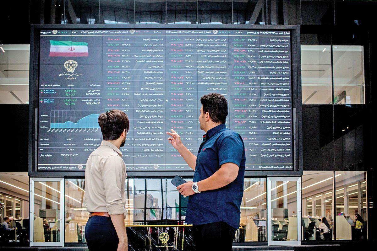 شاخص بورس بالا رفت / ارزش صف خرید سهام چقدر شد؟