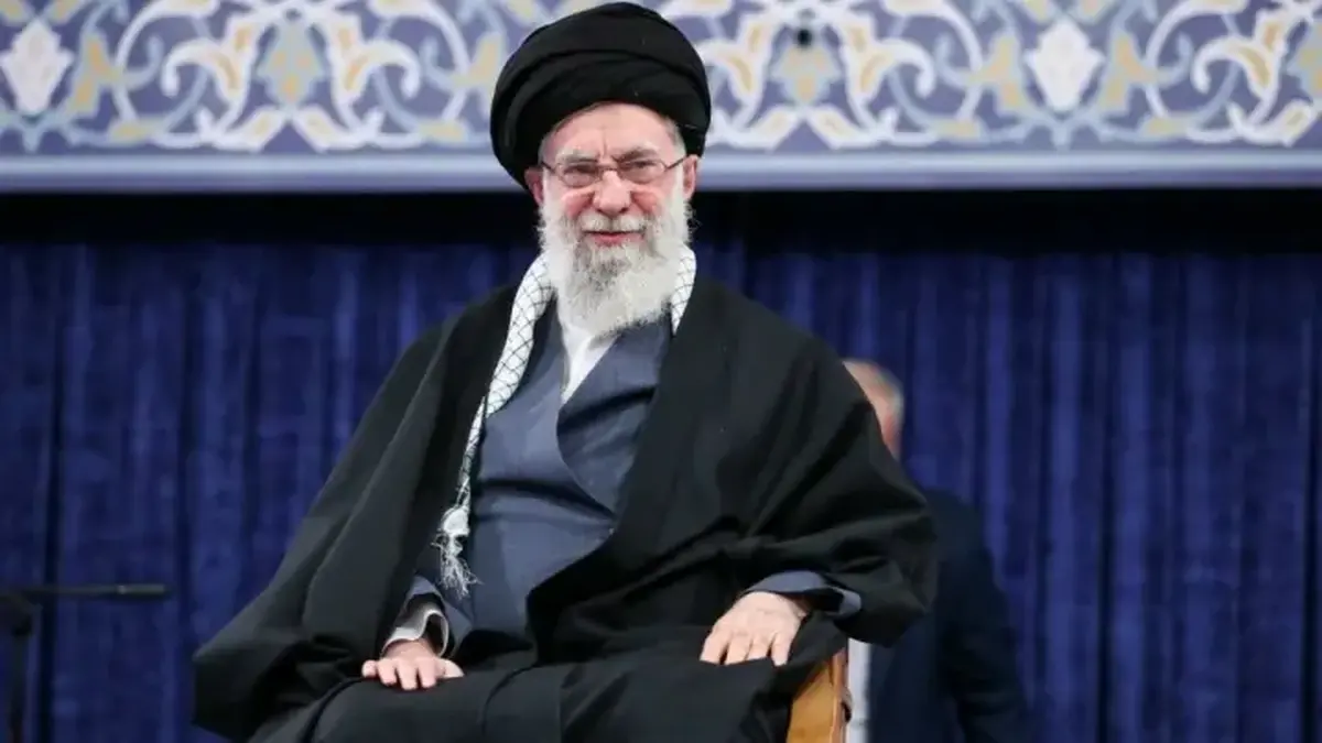 حال‌وهوای عجیب مصلی تهران دو روز  مانده به مراسم وداع با رهبر شهید+ فیلم