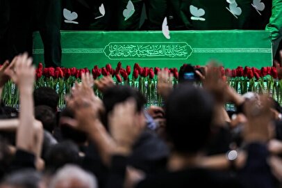 انتشار تصویر موشک عماد در روز وداع با رهبر شهید