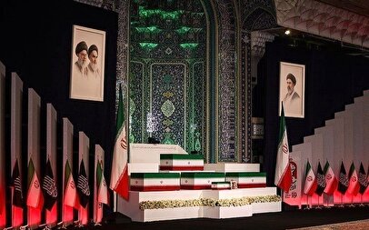 ادای احترام مقامات خارجی به پیکر رهبر شهید در مصلی تهران