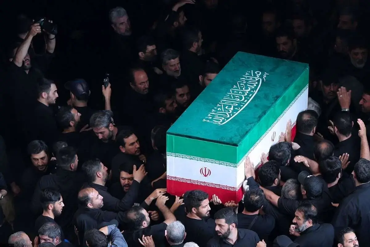 جزئیات جدید از مراسم تشییع رهبر شهید / پیکر رهبر شهید با بالگرد در تهران تشییع می‌شود