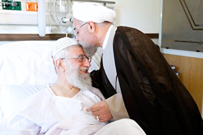 پاسخ تلویحی آشنا به علت غیبت روحانی در مراسم تشییع