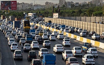 ترافیک سنگین در آزادراه تهران-قم؛ پلیس راه در آمادهباش