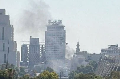 دو انفجار در دمشق همزمان با سفر رئیسجمهور فرانسه