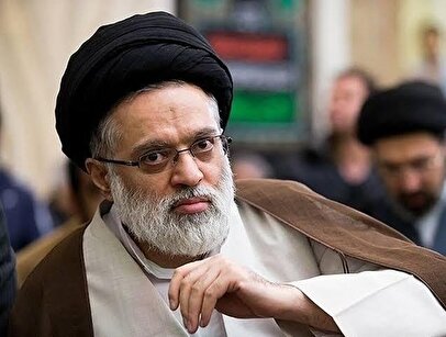 فرزند ارشد رهبر شهید در فرودگاه نجف حاضر شد