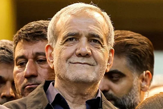 پزشکیان پس از مراسم استقبال از رهبر شهید، نجف را به مقصد تهران ترک کرد