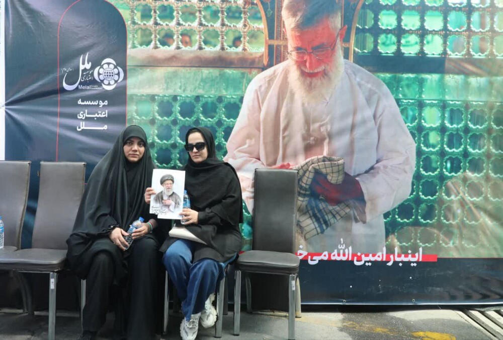 پذیرایی از تشییعکنندگان امام شهید پذیرایی از تشییعکنندگان امام شهید