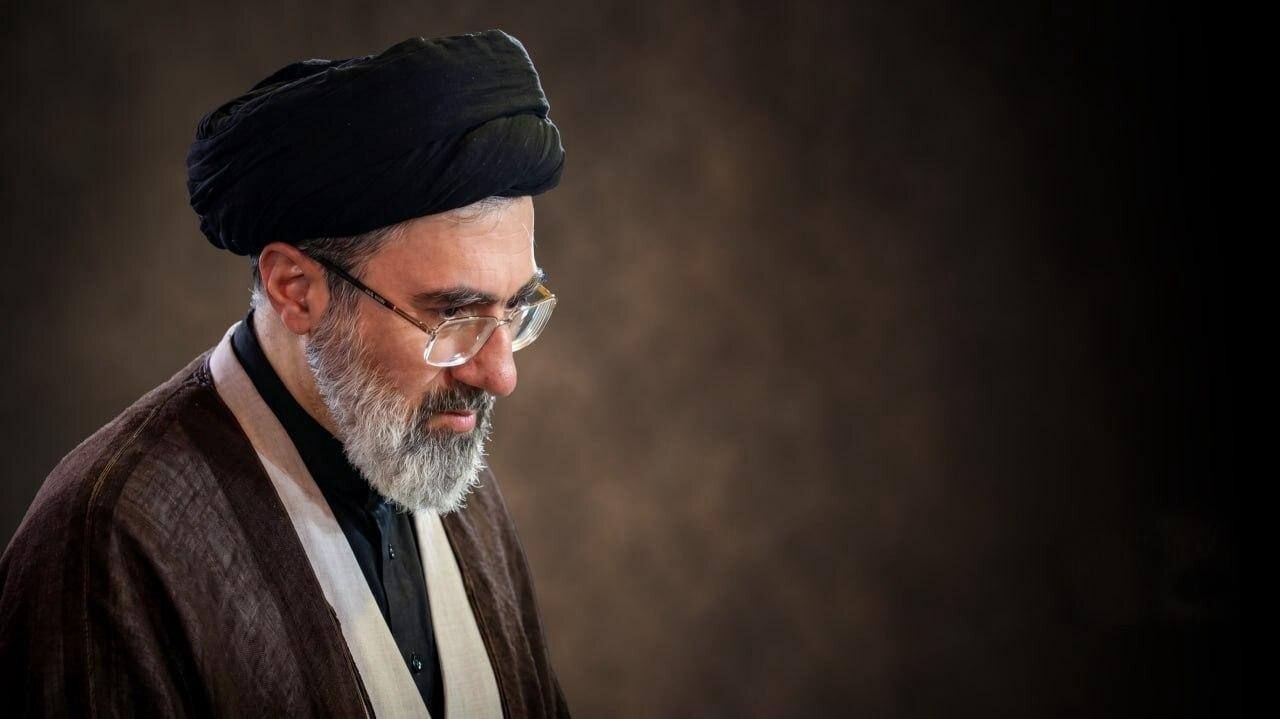 ببینید | عکس جدید رهبر انقلاب منتشر شد