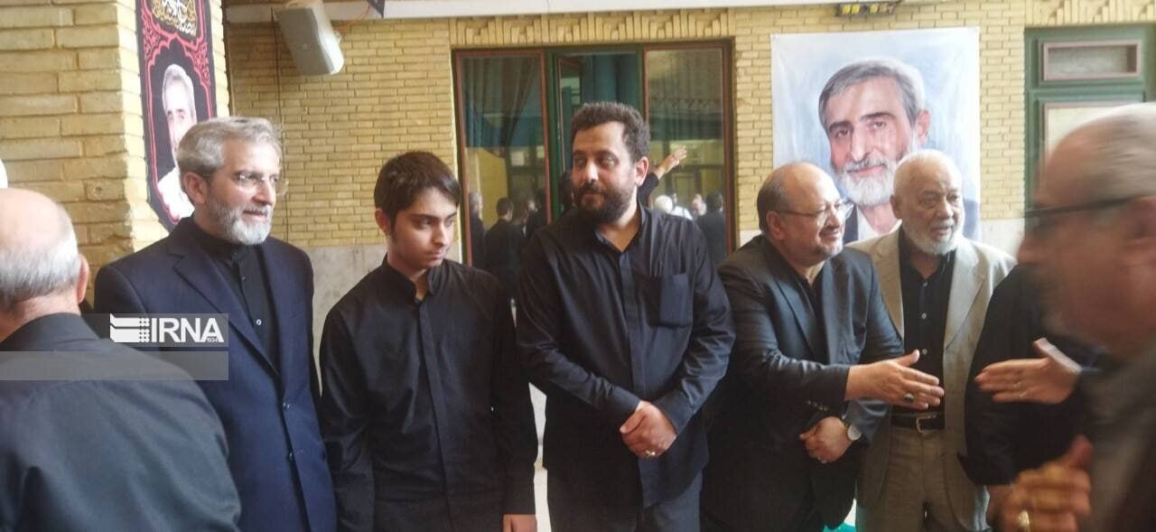 تصویر دیده نشده از نوه نوجوان رهبر شهید+ عکس تصویر دیده نشده از نوه نوجوان رهبر شهید+ عکس