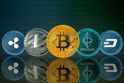 آخرین وضعیت بازار رمزارزها/ سقوط آزاد ریپل و بیت‌کوین ادامه دارد