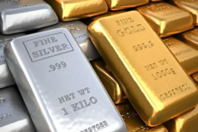 طلا در مسیر خروج، نقره در لاین ورود / کدام بازار برای سرمایه گذاران خرد مقصد بهتری است؟