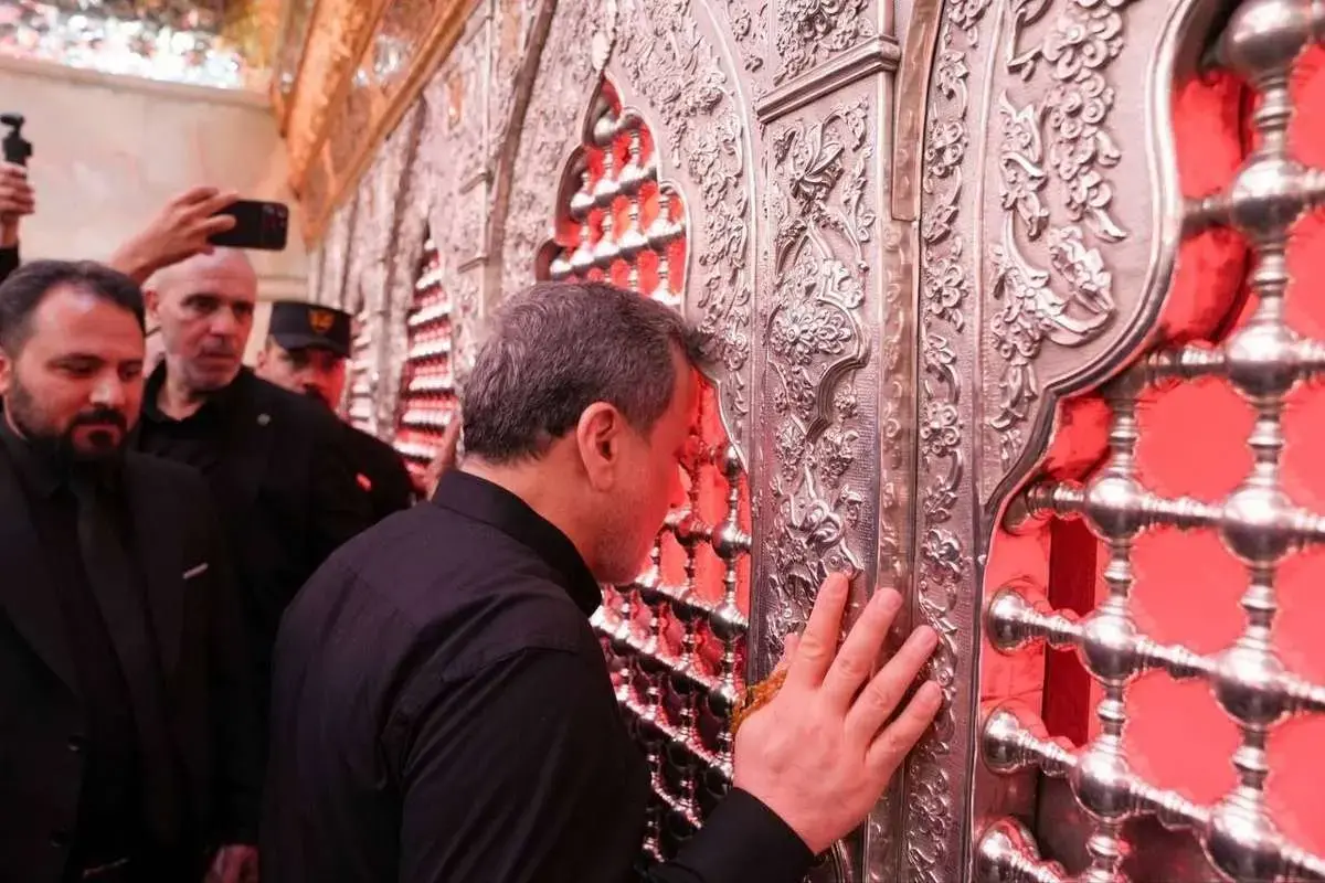 شعار «مرگ بر سازشگر» علیه عراقچی در کربلا + فیلم