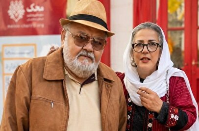 اشکهای همسر اکبر عبدی در مراسم تشییع: یادش برای ایران زنده است