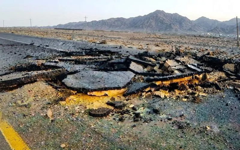 بمبگذاری در محور زاهدان - خاش/ ماجرا چیست؟+ عکس بمبگذاری در محور زاهدان - خاش/ ماجرا چیست؟+ عکس