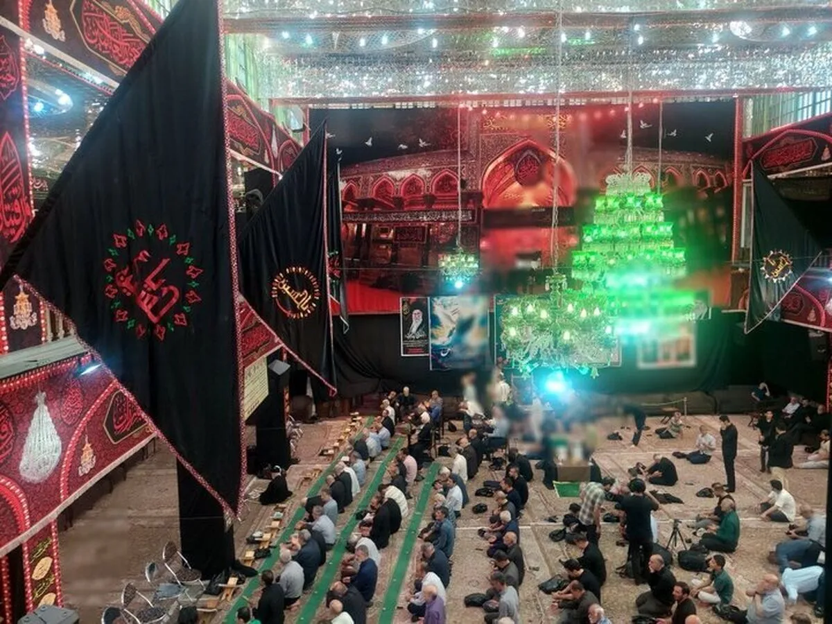 برگزاری مراسم بزرگداشت رهبر شهید در حسینیه کربلایی‌ها