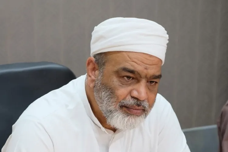 امام جمعه اهل سنت بندرعباس: شوماخر هم نمی تواند در این جاده رانندگی کند!
