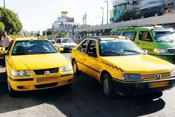 نصب کارت واکسن بر شیشه تاکسی‌ های پایتخت الزامی شد