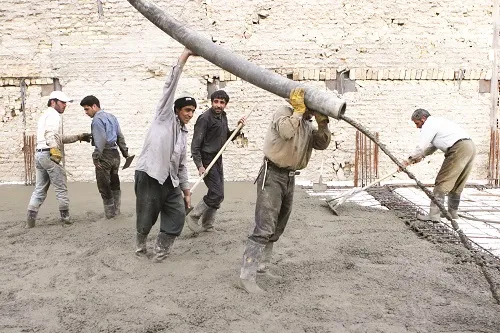 کارگران افغان بر سر دوراهی