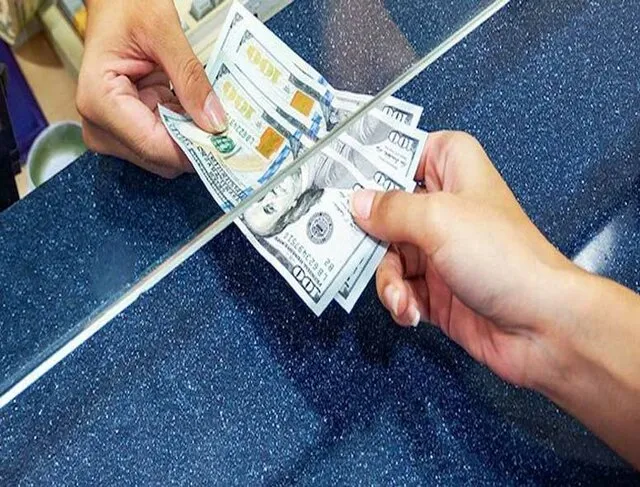 آخرین قیمت دلار و یورو در بازار امروز