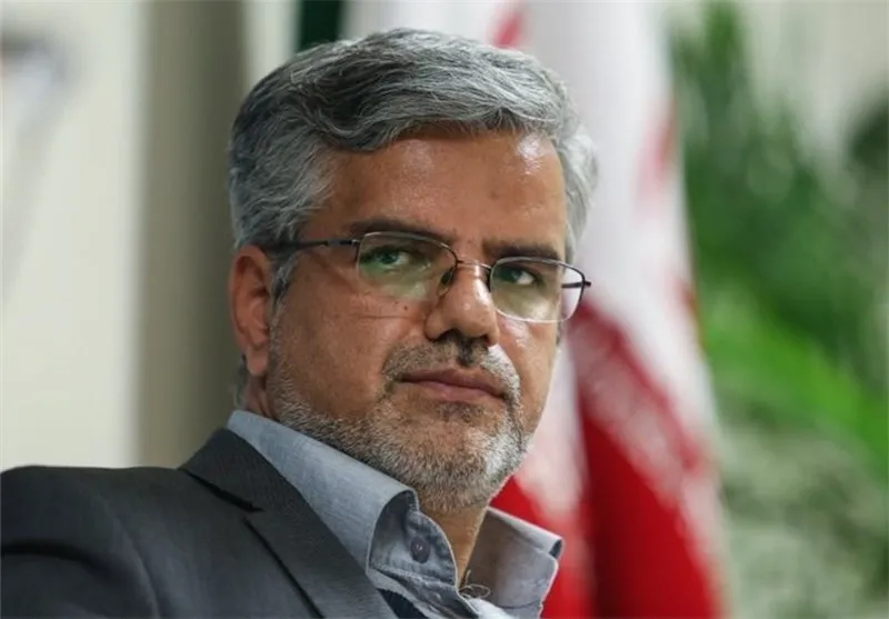 واکنش محمود صادقی به عبور دلار از ۵۰۰۰تومان