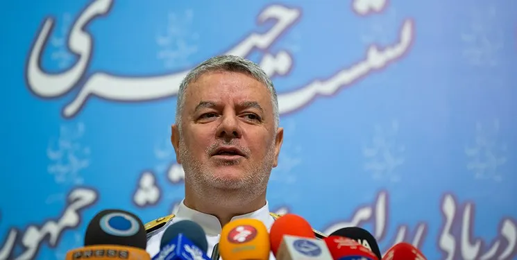 حضور آمریکایی‌ها و دیگران در خلیج فارس نمایشی است