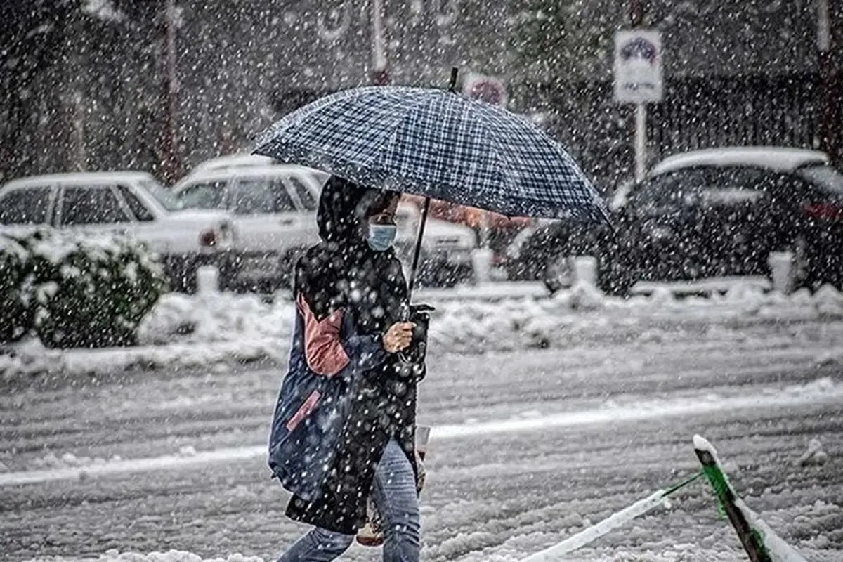 هشدار فوری هواشناسی به تهرانی ها/ برف و باران تا ساعتی دیگر میهمان پایتخت‌نشینان